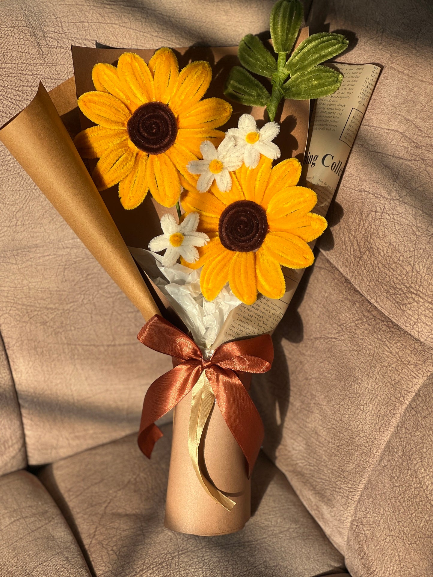 Handmade Pipe Cleaner Sunflower Bouquet / Personalized Velvet Chenille Mixed Daisy Gift Bunch