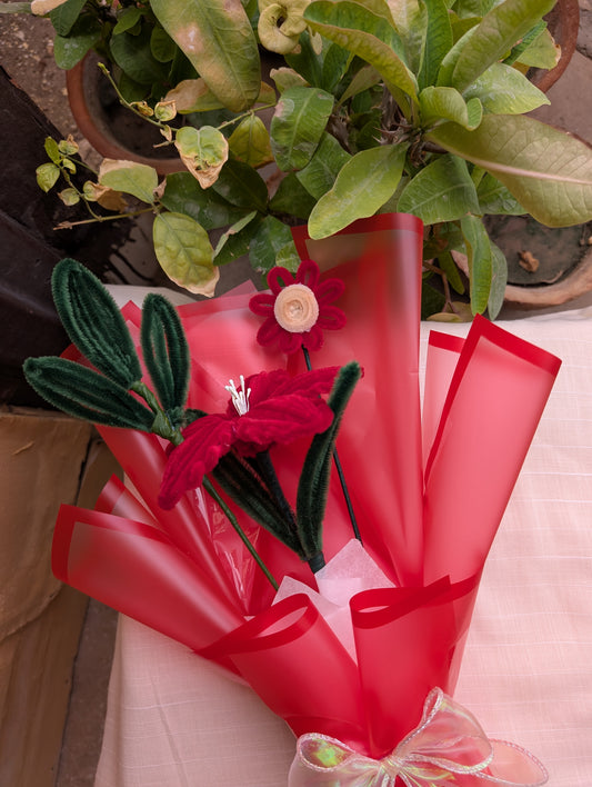 Handmade Pipe Cleaner Velvet Red Bouquet – Crimson Lily & Mini Daisy Arrangement, Romantic Birthday & Anniversary Gift