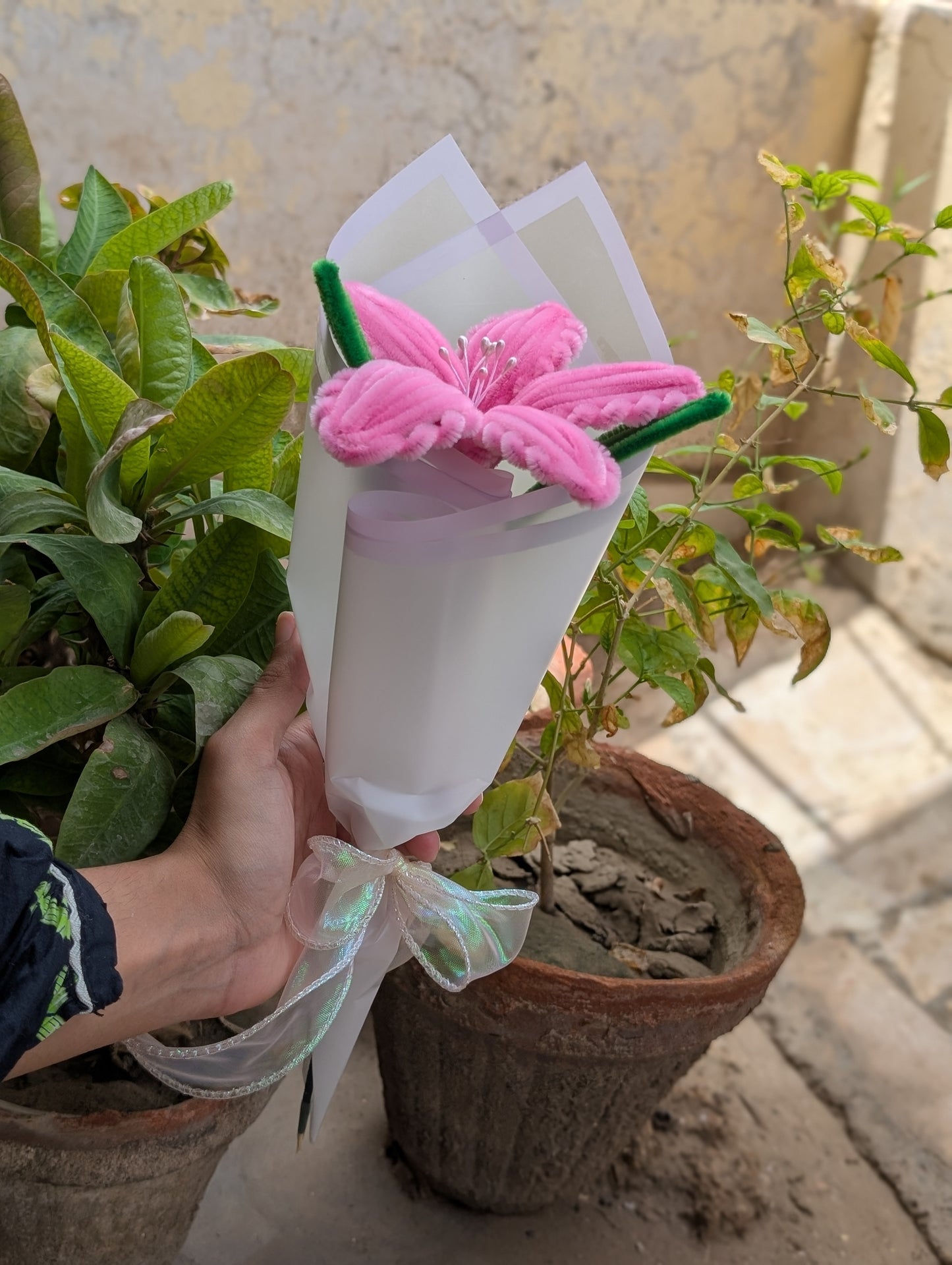 Handmade Pipe Cleaner Pink Lily Bouquet – Soft Pastel Single Stem Flower Gift, Aesthetic Birthday & Romantic Favor