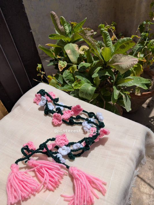Handmade Crochet Floral Paranda – Aesthetic Knitted Flower Hair Vine with Tassels, Traditional Braid Accessory & Festive Hair Jewelry
