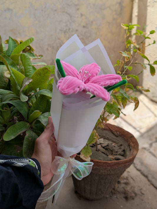Handmade Pipe Cleaner Pink Lily Bouquet – Soft Pastel Single Stem Flower Gift, Aesthetic Birthday & Romantic Favor