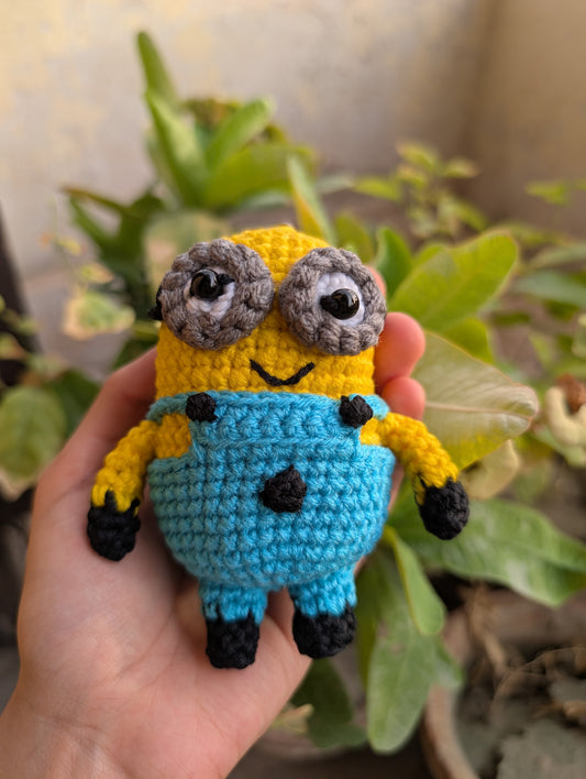 Handmade Crochet Minion Plush Keychain – Cute Amigurumi Bag Charm, Minion Movie Fan Gift & Backpack Accessory